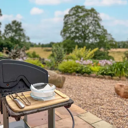 High House, In A Rural Setting With Countryside Views, Garden With Bbq & Hot Tub * Southwaite