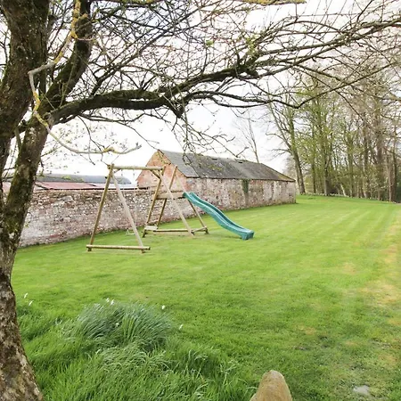 Holiday home High House, In A Rural Setting With Countryside Views, Garden With Bbq & Hot Tub