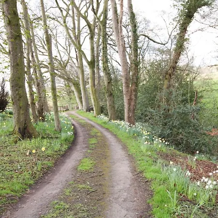 Dom wakacyjny High House, In A Rural Setting With Countryside Views, Garden With Bbq & Hot Tub *