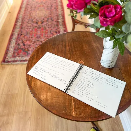 High House, In A Rural Setting With Countryside Views, Garden With Bbq & Hot Tub *