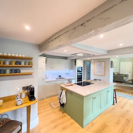 High House, In A Rural Setting With Countryside Views, Garden With Bbq & Hot Tub Southwaite