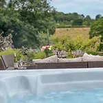 Feriehus High House, In A Rural Setting With Countryside Views, Garden With Bbq & Hot Tub