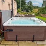 High House, In A Rural Setting With Countryside Views, Garden With Bbq & Hot Tub Southwaite