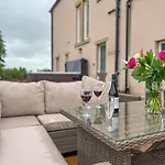 High House, In A Rural Setting With Countryside Views, Garden With Bbq & Hot Tub * Southwaite