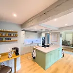 High House, In A Rural Setting With Countryside Views, Garden With Bbq & Hot Tub Southwaite