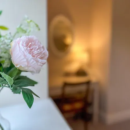 High House, In A Rural Setting With Countryside Views, Garden With Bbq & Hot Tub *